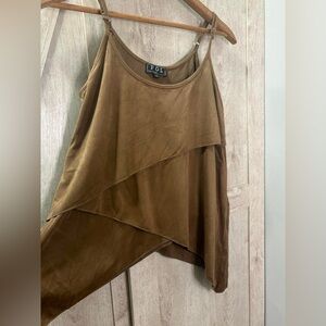 POL Faux Suede Layered Tank – Size Small